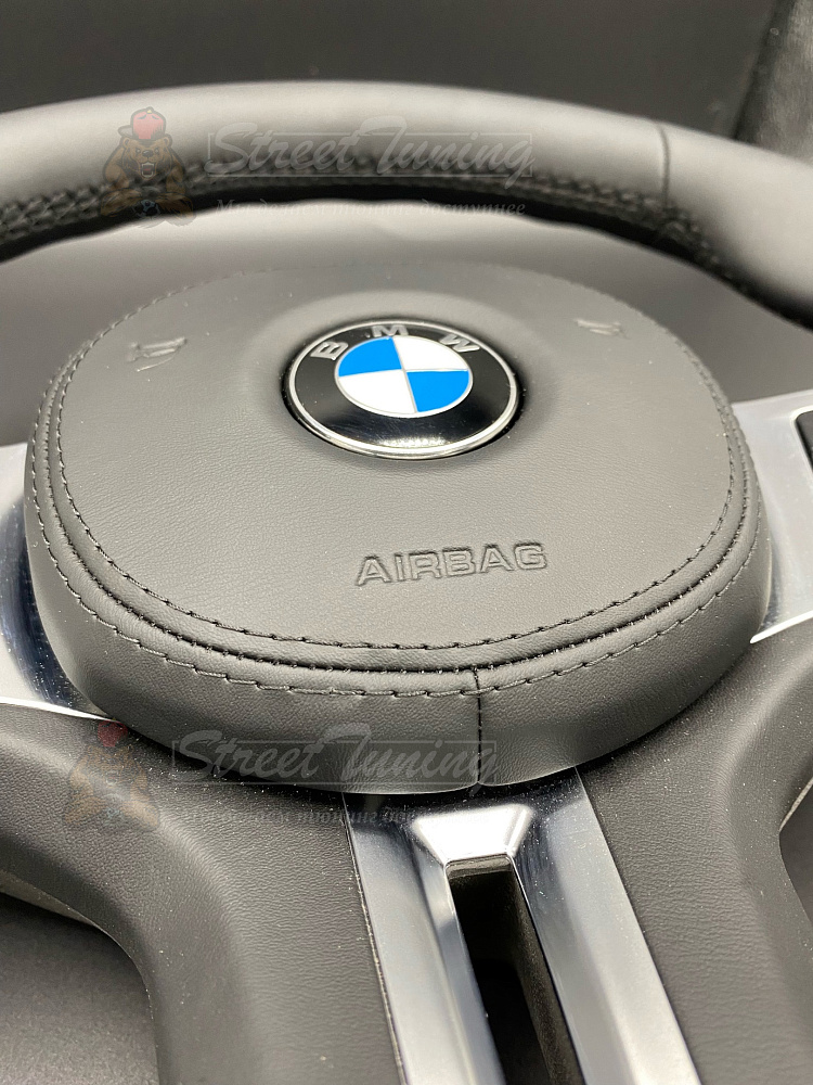 картинка Руль BMW M G30 с подушкой в стиле M3, эко-кожа, без подогрева от магазина  StreetTuning
