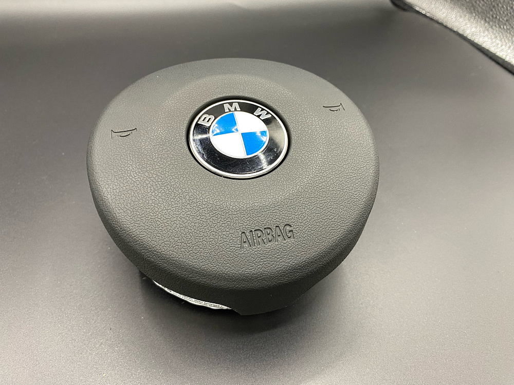 картинка Руль BMW E90 E92 E70 E71 с подушкой в стиле M3 F80, эко-кожа, без подогрева от магазина  StreetTuning