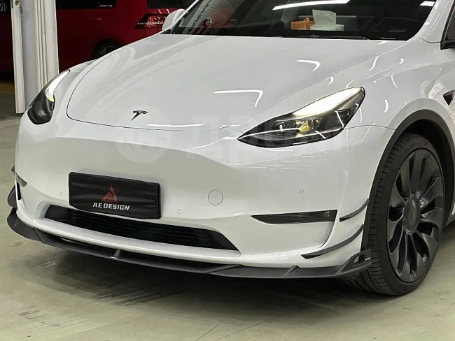 картинка Сплиттер (губа) на передний бампер для Tesla Model Y магазин  StreetTuning 